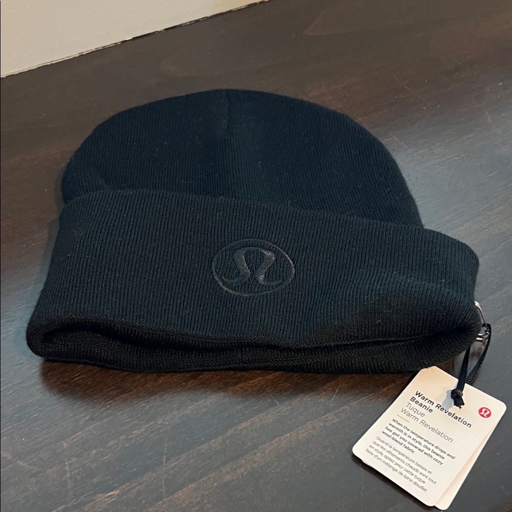 NWT 🍋 lululemon athletica Black Fold-Over Logo Beanie